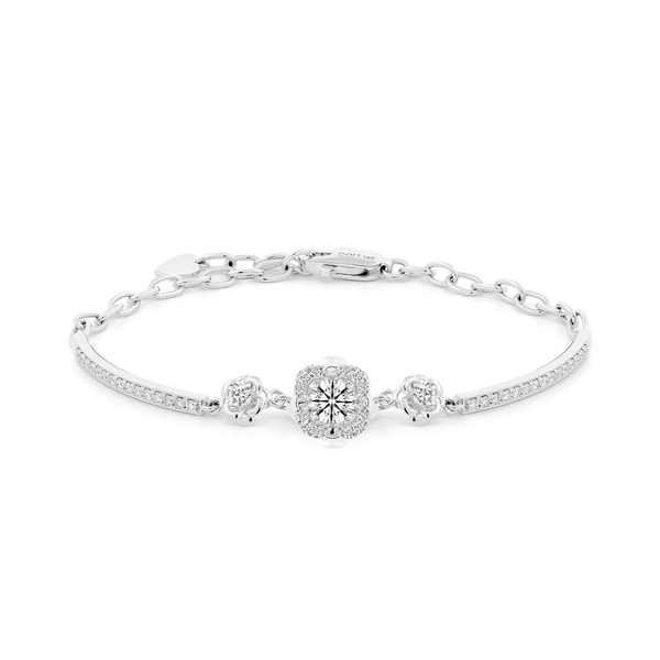 Thiết kế lắc tay kim cương thuộc BST Trang sức Kim cương 8 Hearts & 8 Arrows Jasmine mang thông điệp “Sắc tinh khôi - tôn vinh vẻ đẹp thanh lịch, quý phái của phụ nữ”