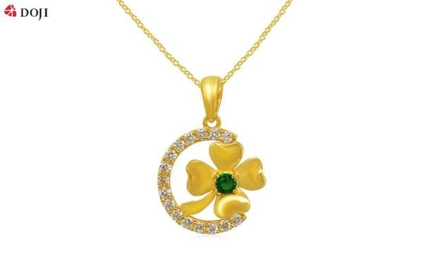 Sản phẩm dây chuyền hoa 4 cánh được chế tác từ vàng 24K nguyên chất giúp đảm bảo giá trị lâu dài của trang sức