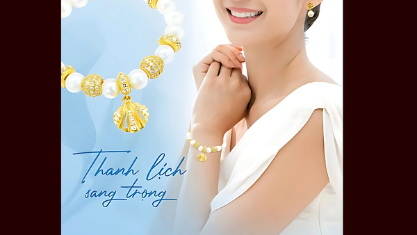 Lắc tay ngọc trai với các viên ngọc trai lớn tạo hiệu ứng thị giác, giúp thu hút sự chú ý vào viên ngọc trai