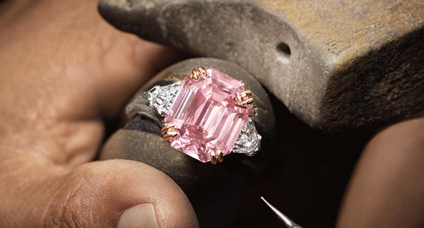 Pink Legacy Ring là chiếc nhẫn kim cương đắt giá nhất thế giới vào năm 2018