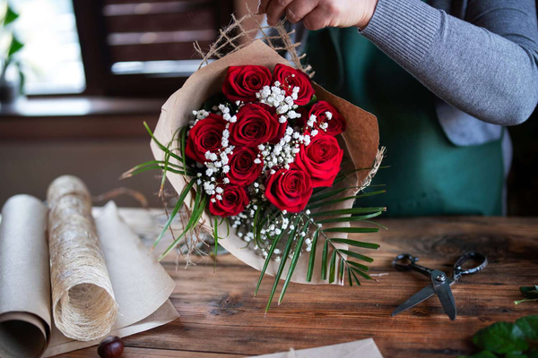 Hoa hồng đỏ là biểu tượng tình yêu nồng cháy trong ngày Valentine