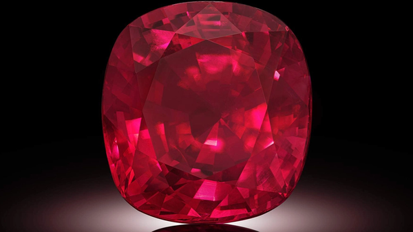 Ruby biểu tượng cho tình yêu, quyền lực, sức khỏe và tâm linh
