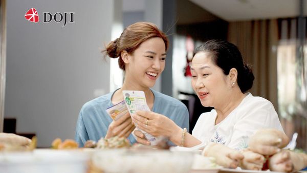 Thực phẩm chức năng có thể bổ sung vitamin, dưỡng chất có lợi cho sức khỏe, đồng thời giúp mẹ cảm nhận được sự quan tâm của con cái dành cho mình