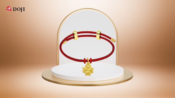 Thuộc BST vòng charm của DOJI, sản phẩm DOJI BCB6005010A1XX1 sử dụng charm cỏ 4 lá mang ý nghĩa may mắn