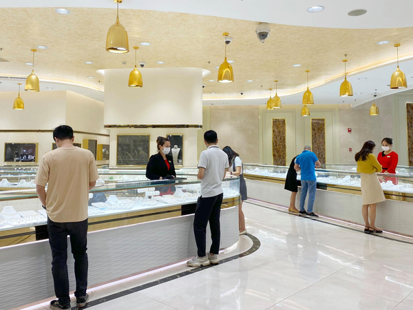 Mua lắc tay tại thương hiệu lớn giúp đảm bảo chất lượng