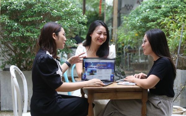 Những người cộng sự luôn chia sẻ, giúp đỡ, hỗ trợ lẫn nhau trong công việc là điều đáng trân quý