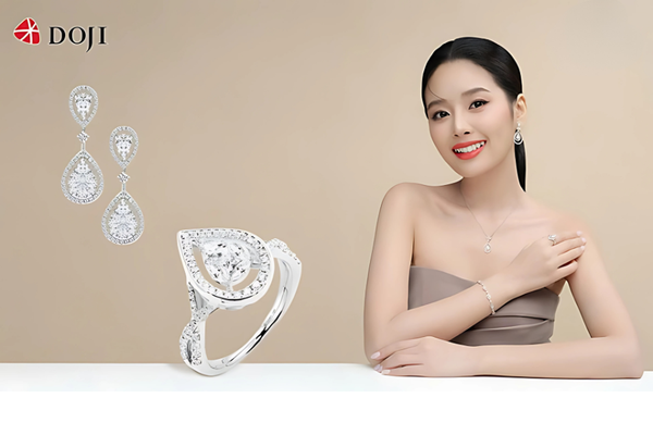 Bộ sưu tập Darling Girl là lời khẳng định mạnh mẽ về vẻ đẹp quyến rũ, tự tin của phái nữ