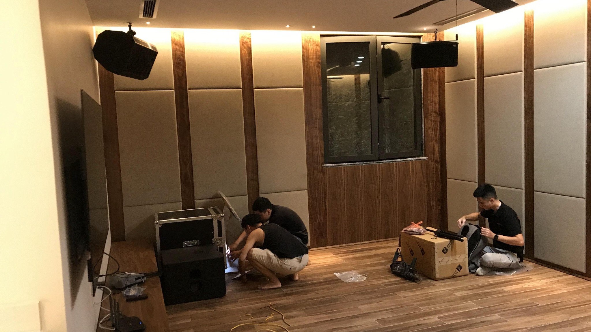 Lắp đặt dàn loa karaoke gia đình 4 Acoustic tại biệt thự Vinhome Green Bay