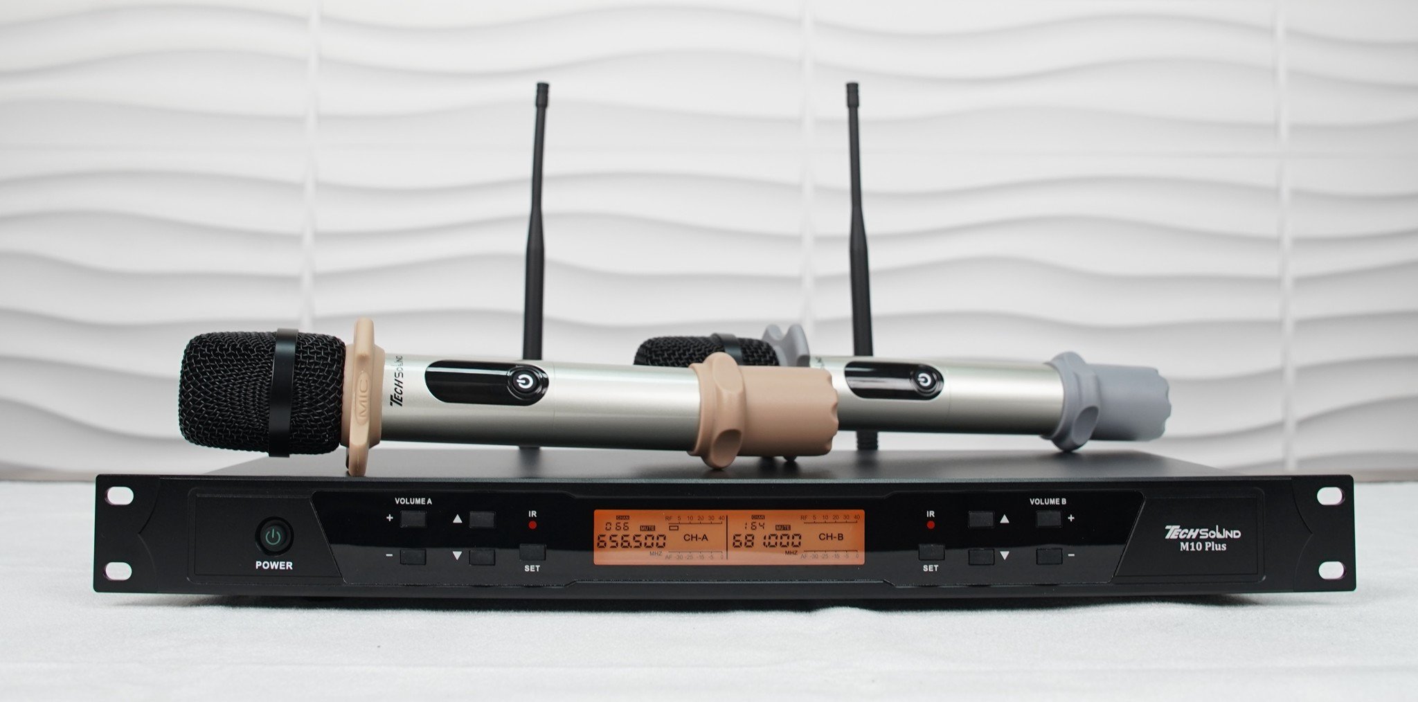 Micro Không Dây M10 Plus New 2025