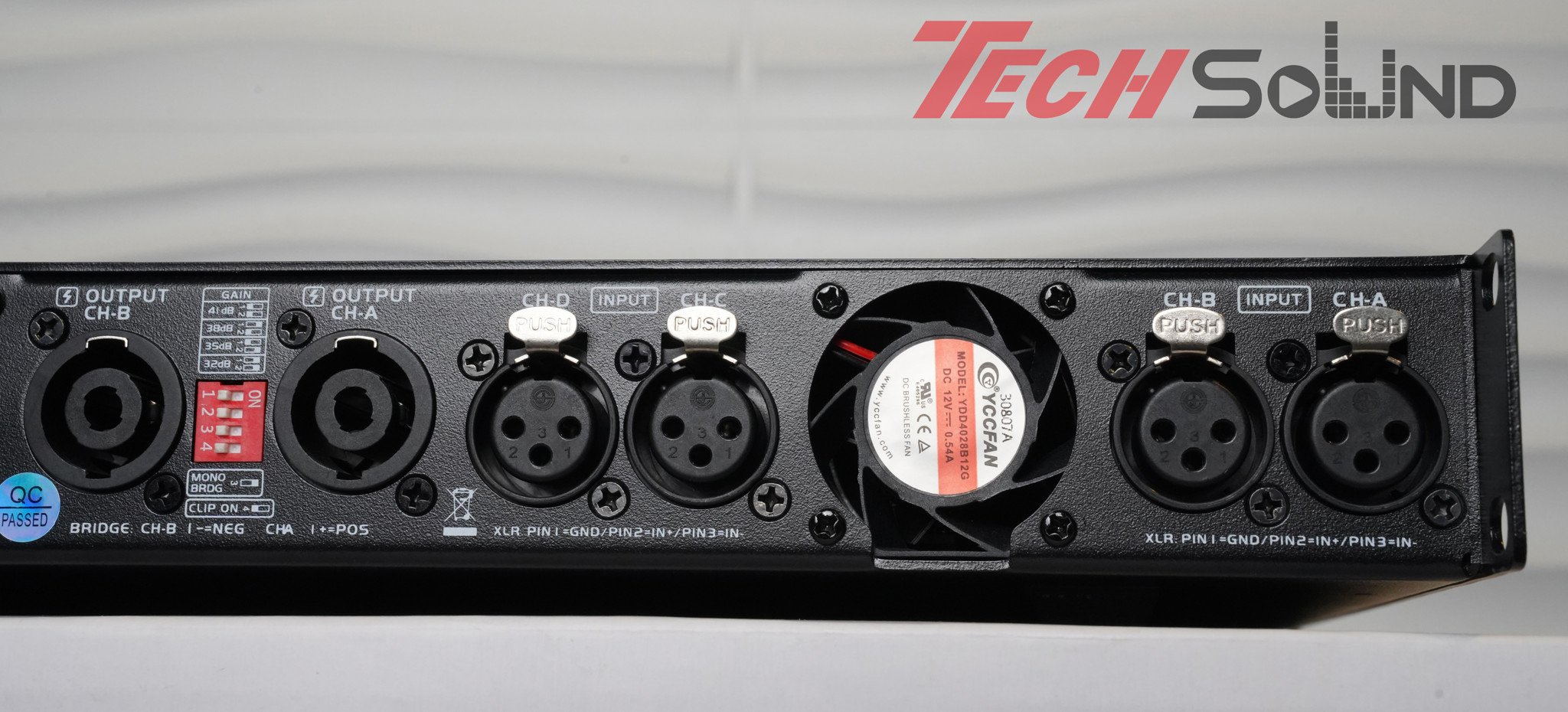 Cục đẩy 4 kênh 1U ClassD Techsound X4-1300