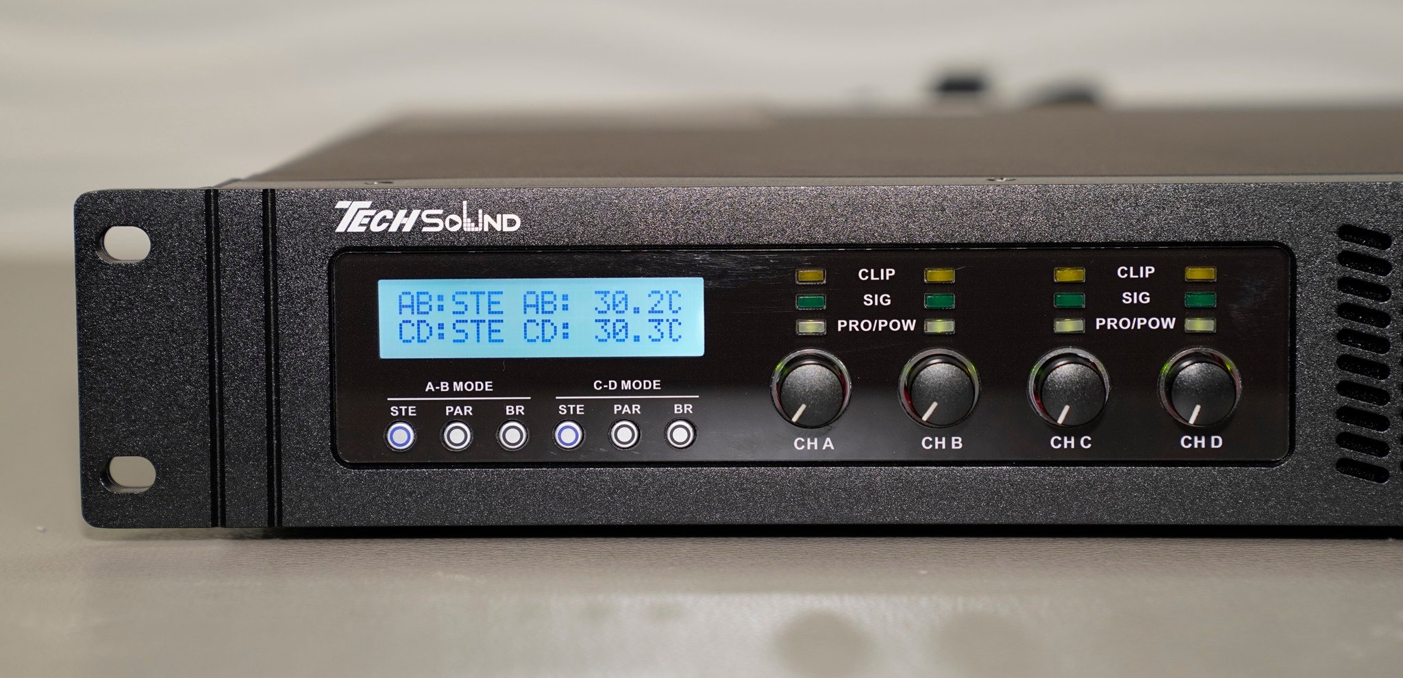 Cục đẩy 4 kênh ClassD Techsound SX4080