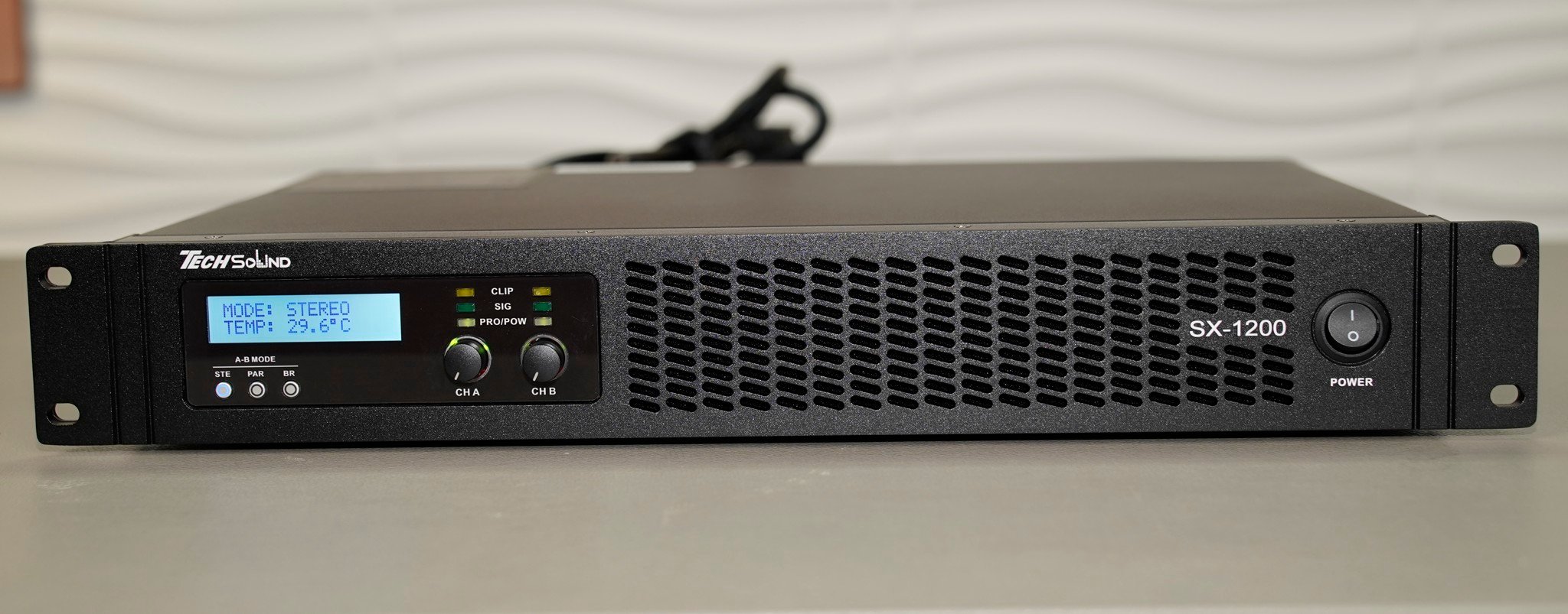 Cục đẩy 2 kênh ClassD Techsound SX1200