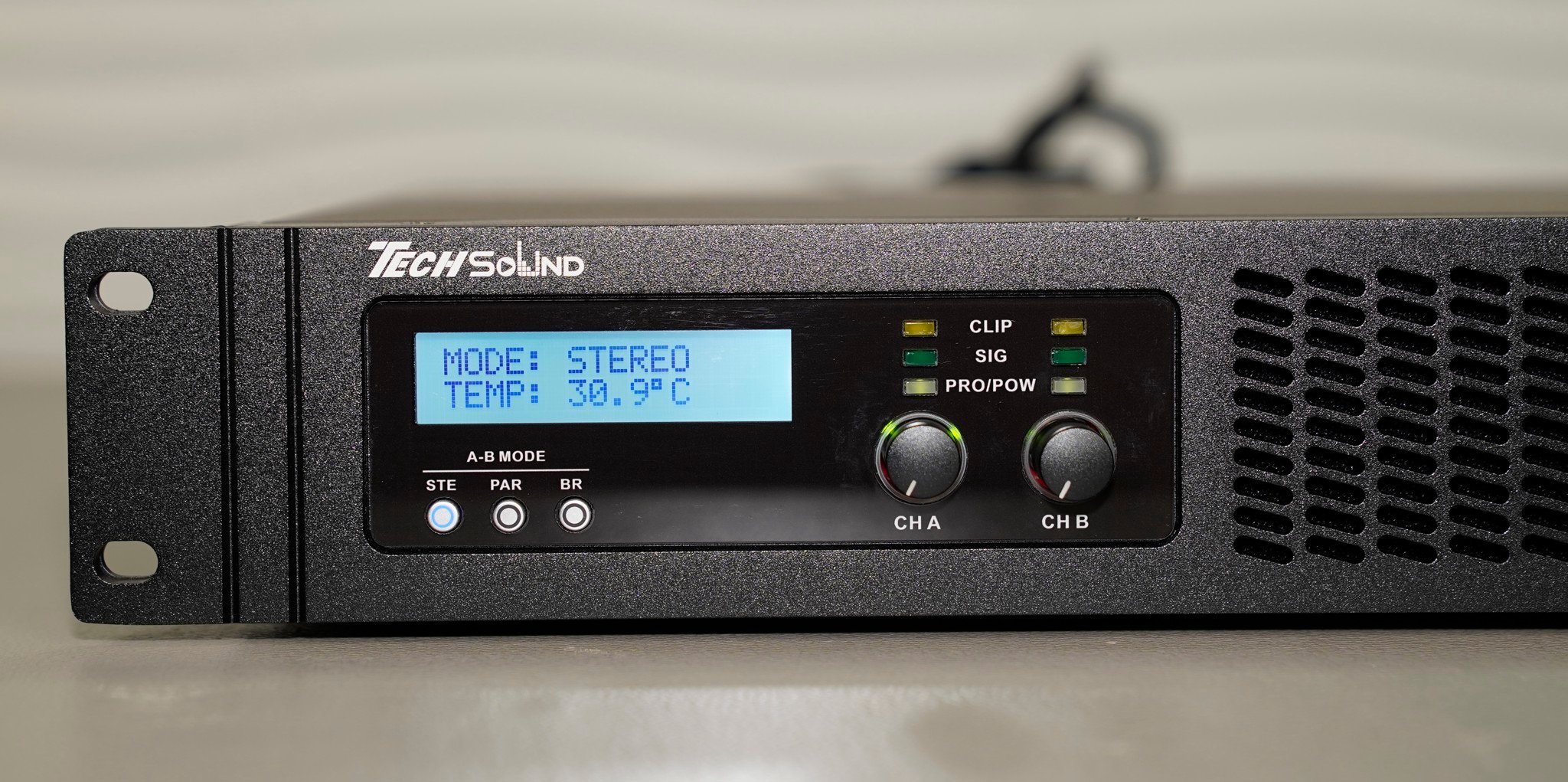 Cục đẩy 2 kênh ClassD Techsound SX1200