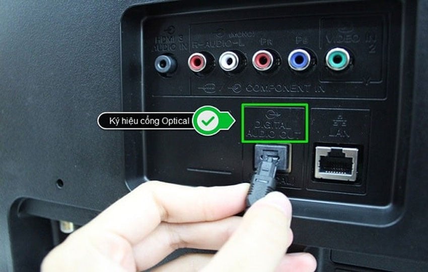 Hướng dẫn cách xử lý cho amply không có cổng cắm USB