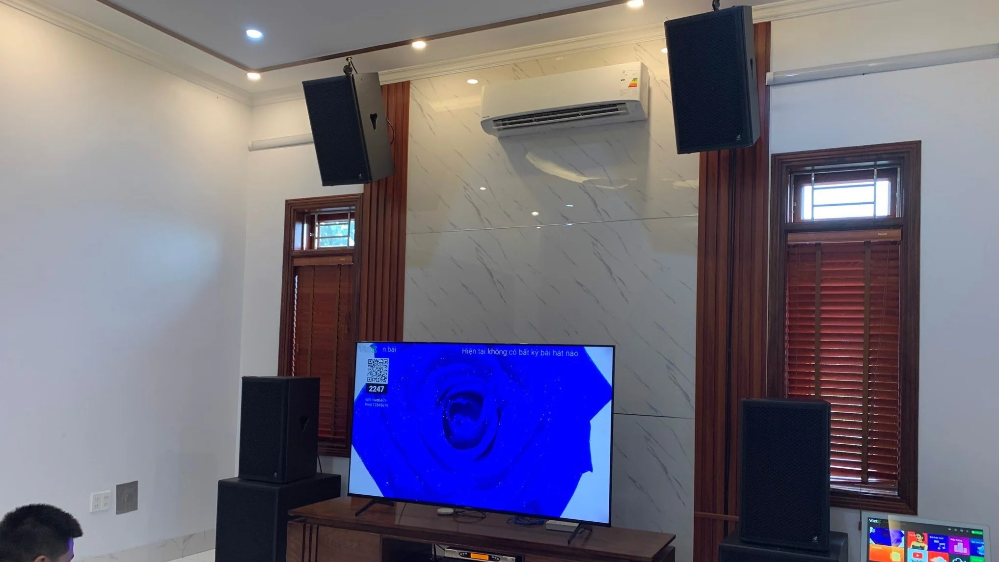 hinh anh huong dan cach ve sinh loa karaoke nhu moi don gian tai nha so 1