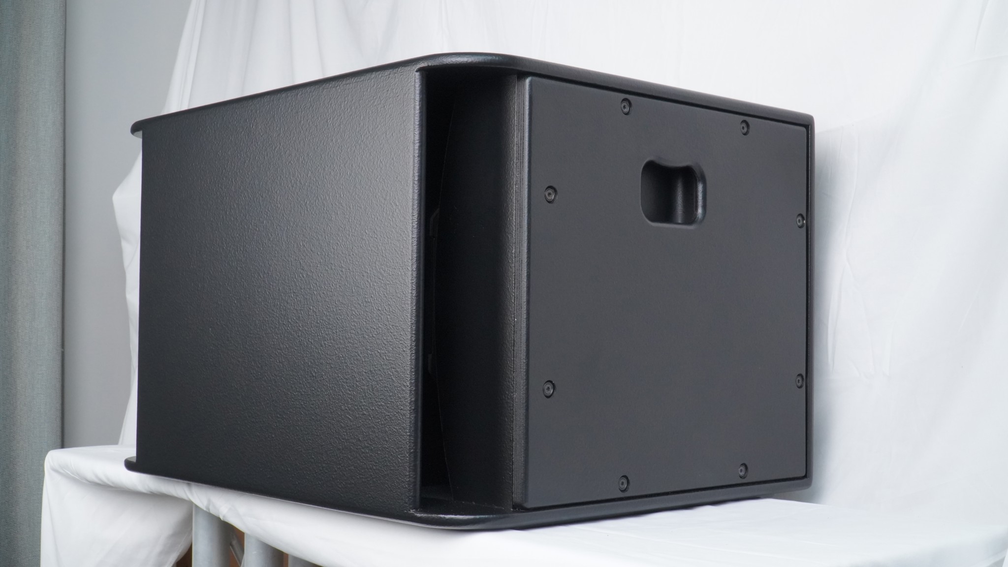 hinh anh loa subwoofer NEXO LS600 so 2