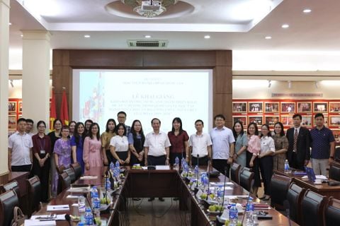 Havina hợp tác với Học viện Hành chính Quốc Gia (NAPA) tổ chức khoá Bồi dưỡng tiếng Anh cải cách hành chính – hội nhập quốc tế và khoá bồi dưỡng tiếng Anh làm việc trong môi trường quốc tế cho công chức, viên chức các đơn vị trực thuộc Bộ Nội Vụ