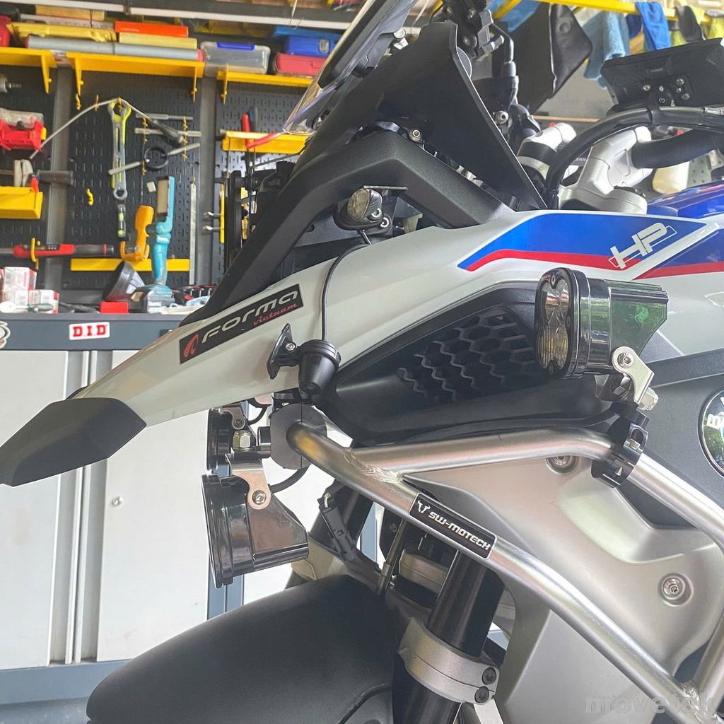 Pat gắn đèn trợ sáng Baja Designs gắn đèn cho BMW R1250GS