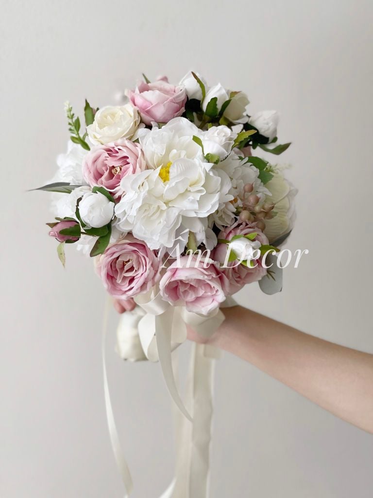 Top 9mẫu hoa cưới góp phần làm cho cô dâu thêm xinh đẹp lộng lẫy trong ngày trong đại.