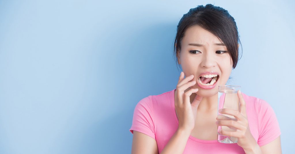 Giải đáp nguyên nhân răng bị ê buốt và cách điều trị