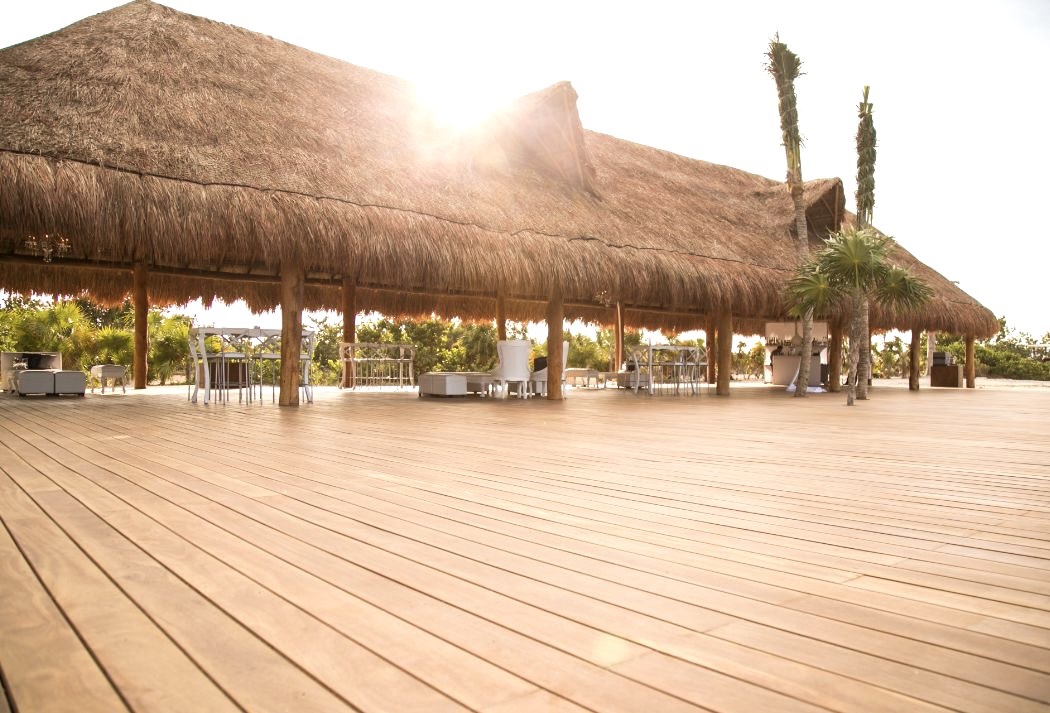 Công Dụng Nổi Bật Của Tấm Lợp Lá Cỏ Bàng