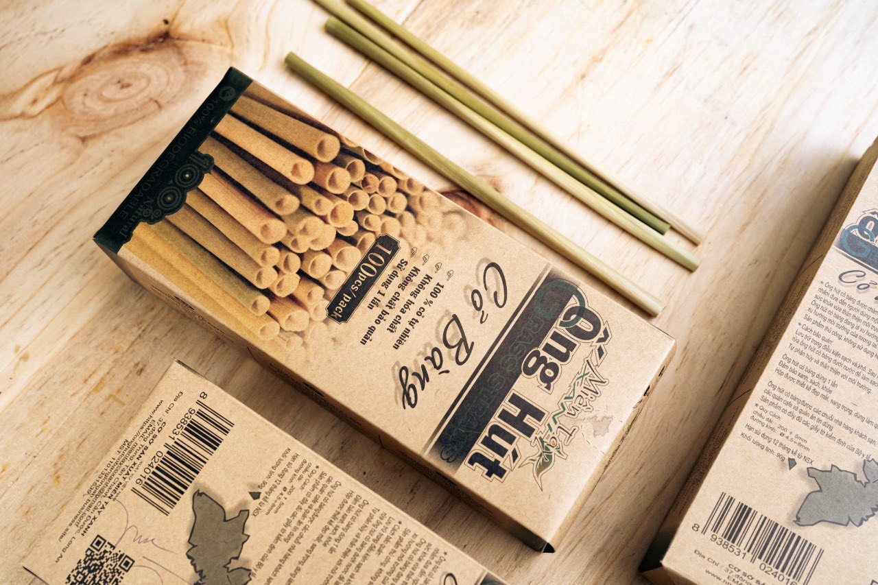 Ống hút cỏ bàng - Giải pháp thân thiện với môi trường