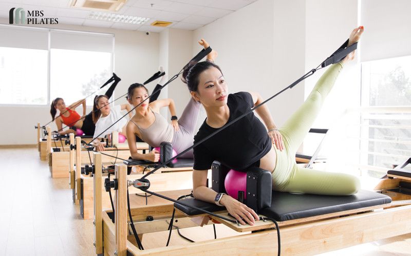 Body cực cháy, sức khỏe cực tốt cùng MBS Pilates lớp 1:4 – Pilates Việt Nam  - MBS Studio