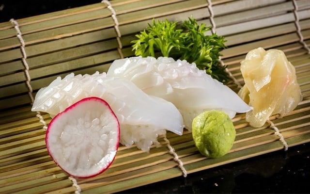 Sashimi mực là gì? Những thông tin quan trọng về sashimi mực