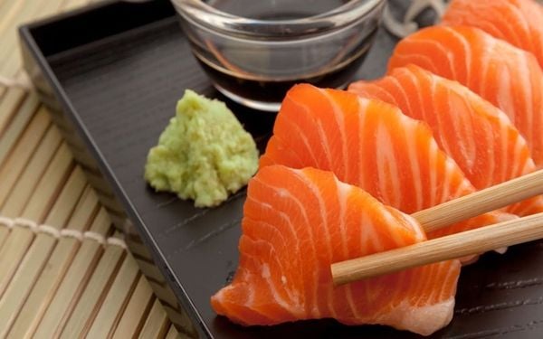 Sashimi cá hồi là gì? Cách làm sashimi cá hồi đúng chuẩn