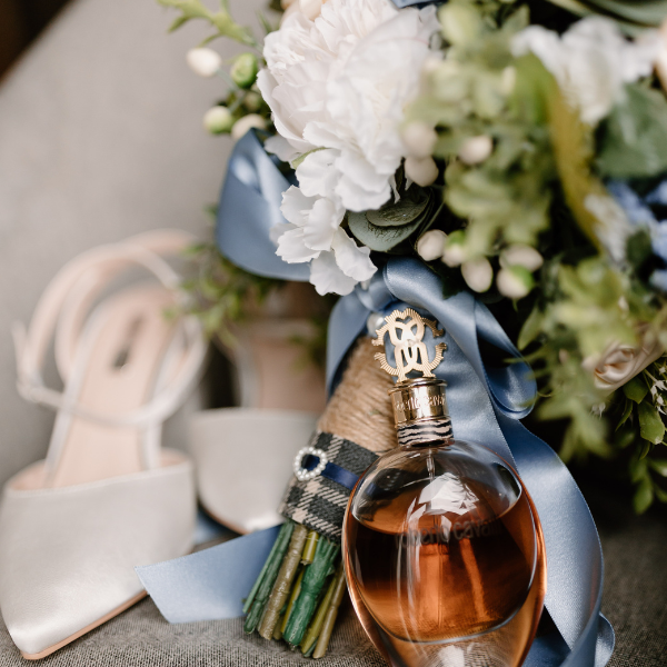 chon-nuoc-hoa-cho-co-dau