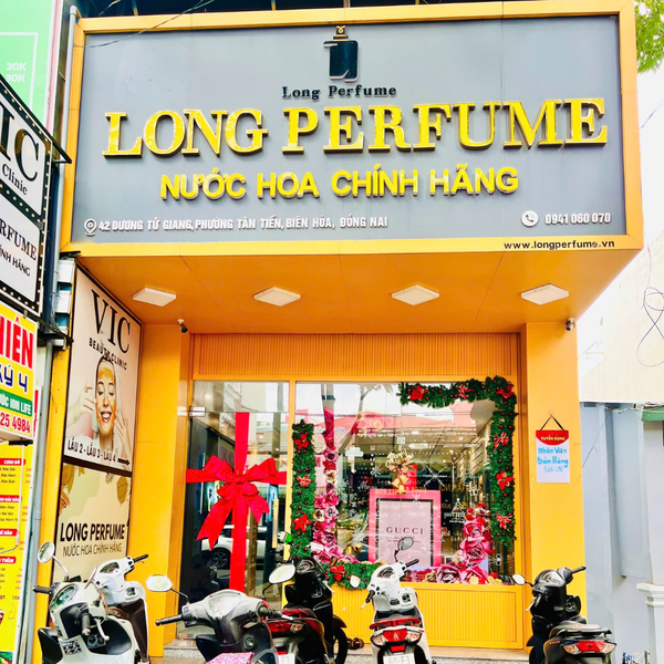 Nuoc-hoa-mua-Giang-sinh-cho-nu