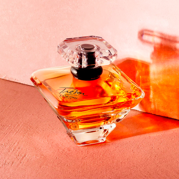 Nước hoa Lancôme Tresor có thiết kế ấn tượng