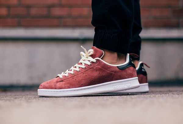 Giày sneaker - quà tặng hoàn hảo cho nam trong dịp sinh nhật