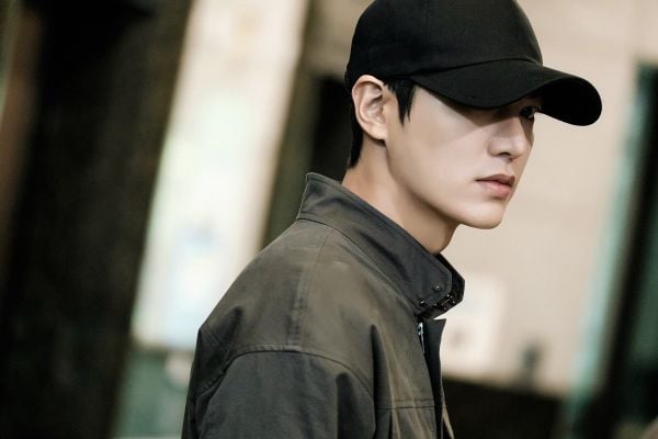 Nón lưỡi trai giúp nam giới bảo vệ đầu đồng thời thể hiện gu thời trang năng động