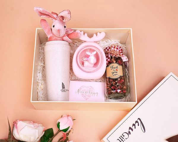 Bạn nên chọn quà sinh nhật cho nữ phù hợp với phong cách người ấy