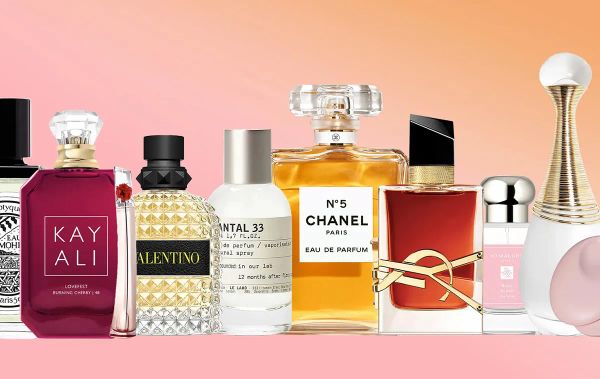 Tặng quà sinh nhật cho nữ là chai nước hoa sang trọng
