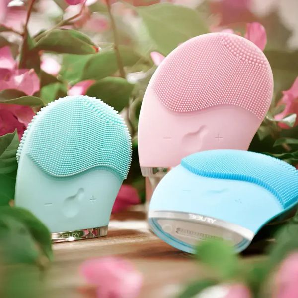 Máy rửa mặt là lựa chọn thích hợp để tặng quà sinh nhật cho bạn gái