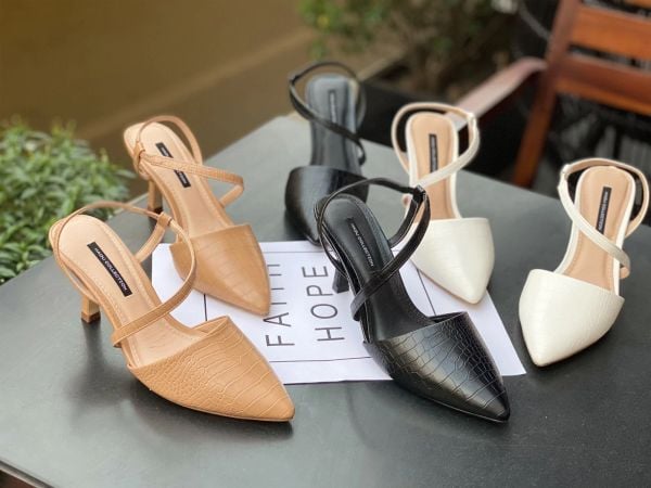 Giày dép đẹp tặng vợ thể hiện sự quan tâm,