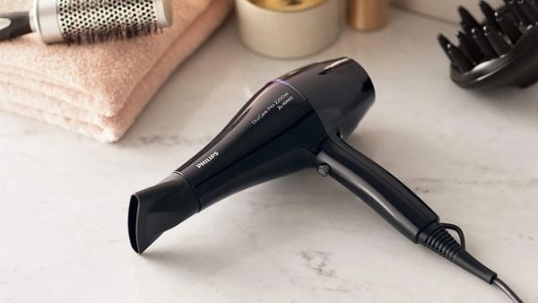 Máy sấy tóc - món quà sinh nhật thiết thực