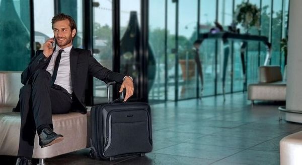 Vali doanh nhân - Tặng sếp để mỗi chuyến công tác là hành trình đẳng cấp và tiện lợi