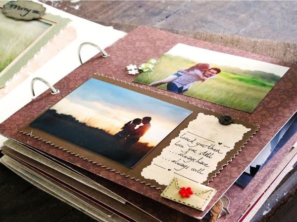 Cuốn album hình kỷ niệm