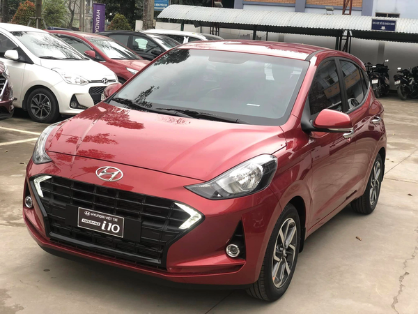 Lỗi thời 1 đời, hàng loạt ô tô bị dọn kho sau Tết: Hyundai, Subaru giảm giá cả trăm triệu đồng