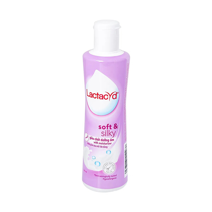 Lactacyd Soft & Silky giúp dưỡng ẩm vùng kín