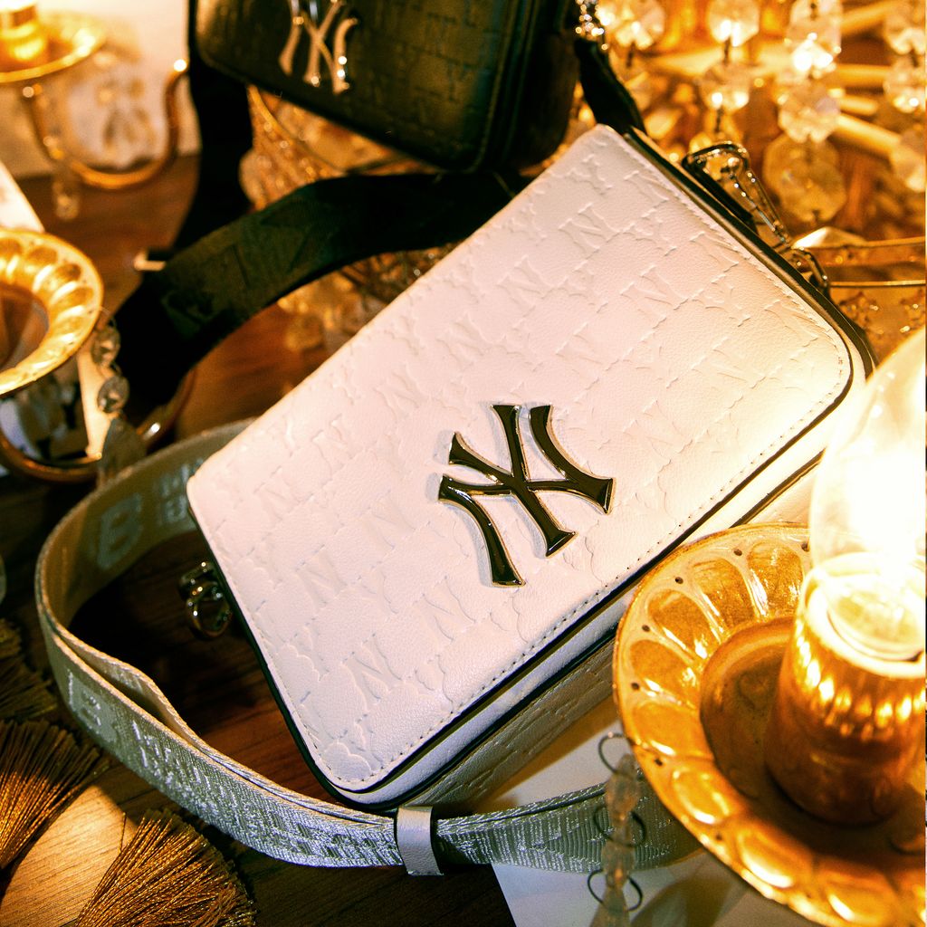 Túi MLB Monogram Hoodie Bag New York Yankees 32BGPB111-50L