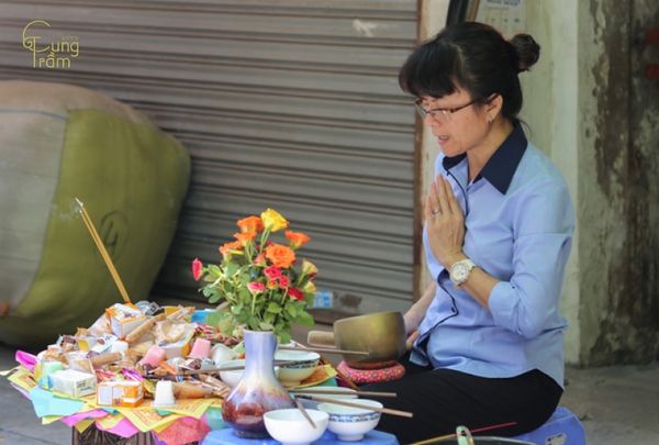 Lễ cúng cô hồn: Ý nghĩa, sắm lễ, văn khấn chi tiết và đầy đủ nhất