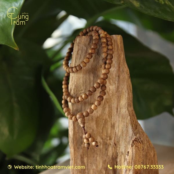 Vòng Trầm Hương 108 của Cung Trầm Gallery