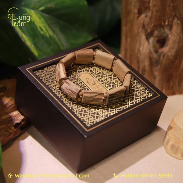 Mua vòng Trầm Hương tại Thanh toán ở Cung Trầm Gallery