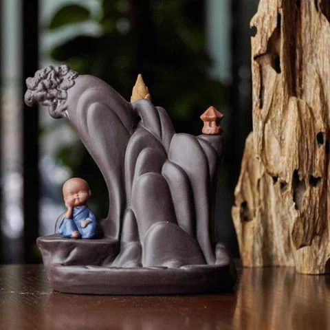 Thác khói trầm hương chú tiểu bên núi cao CTM1