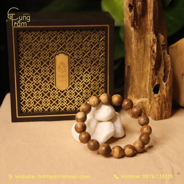 Vòng đeo tay 21 hạt phù hợp với ai