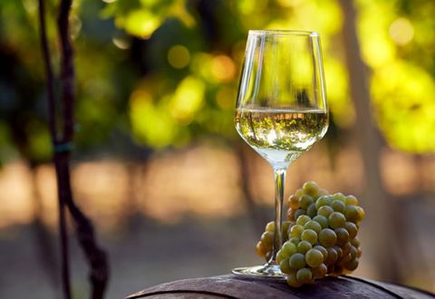 Top các loại rượu vang trắng được ưa chuộng nhất hiện nay